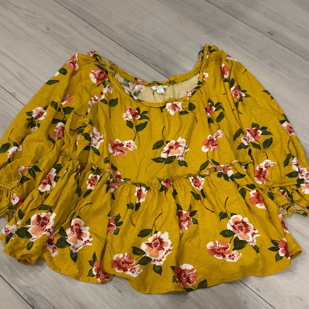 C. EST 1946 Floral Yellow Women's Peplum Top size L